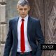 Úvodní fotografie – manažer s červenou kravatou