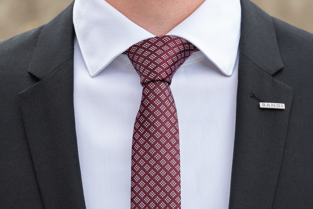 Uvažte snadno a rychle kravatu v ruce