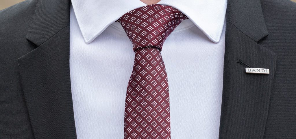 Uvažte snadno a rychle kravatu v ruce